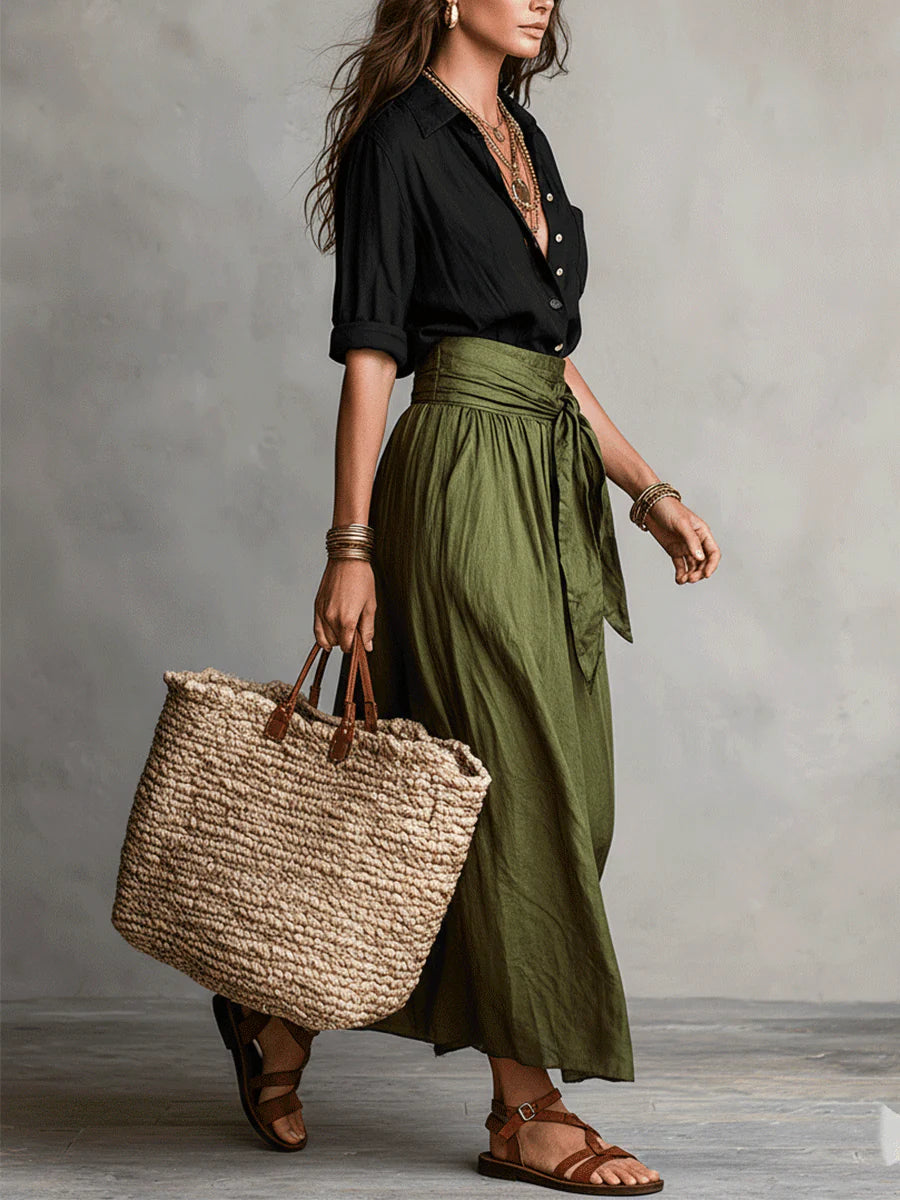 Vera | Ensemble de deux pièces avec T-shirt noir et jupe midi olive