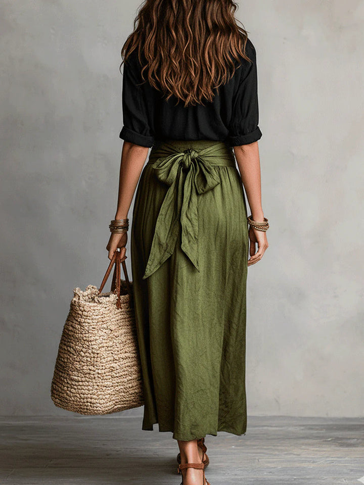 Vera | Ensemble de deux pièces avec T-shirt noir et jupe midi olive